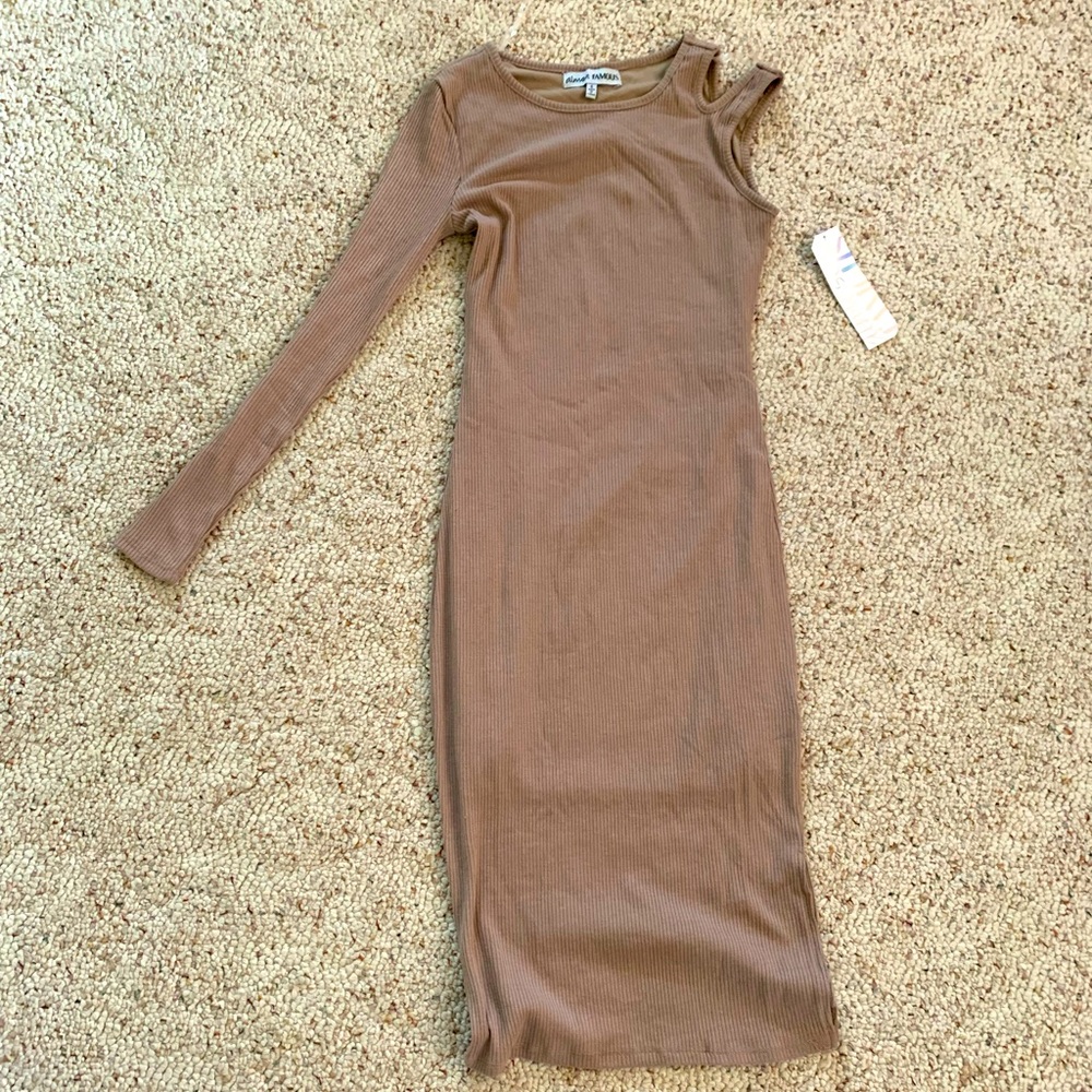 Almost Famous Neutral One Sleeve Knit Dress! From Target! Size small. Never worn